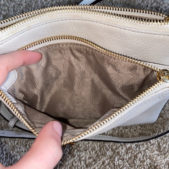 Michael Kors Crossbody - Picture 9 of 12